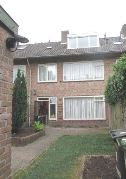 Achtertuin betegeld
