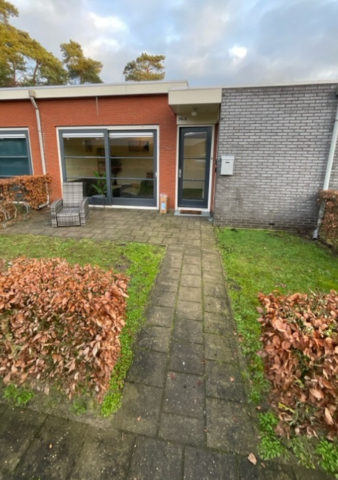 Voorzijde locatie Nunspeet Belvederalaan voor huisvesting van arbeidsmigranten EE-Accommodations