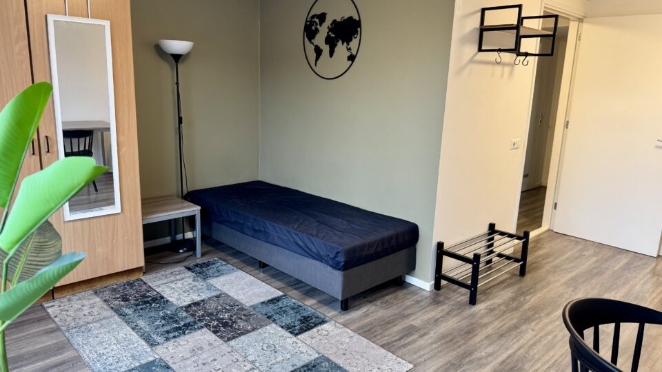 Slaapkamer locatie Tilburg huisvesting arbeidsmigranten EE-Accommodations technisch of zorg personeel