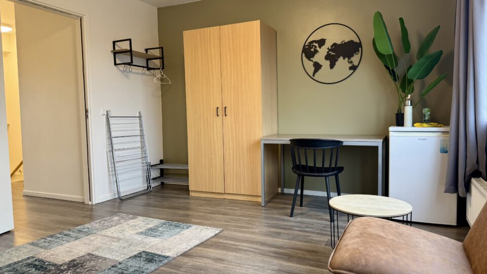 Slaapkamer locatie Tilburg huisvesting arbeidsmigranten EE-Accommodations technisch of zorg personeel