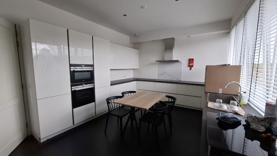 Keuken locatie Utrecht huisvesting EE-Accommodations - voorbeeld van EE Accommodations voor de huisvesting van internationale medewerkers en arbeidsmigranten